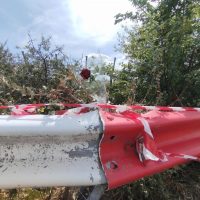 Κοζάνη: Λουλούδια και κεριά στη μνήμη του 28χρονου στη στροφή του Αεροδρομίου – “Παγίδα θανάτου” για τους οδηγούς – Τι λένε οι πολίτες