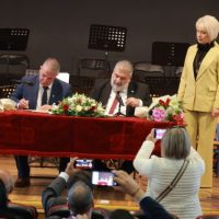 Υπογραφή πράξης αδελφοποίησης Δήμων Ιθάκης και Εορδαίας