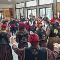 Η «Κόζιανη» τίμησε δύο δεκαετίες πολιτισμού – Μια παράσταση γεμάτη ιστορίες και παράδοση – Δείτε φωτογραφίες & βίντεο