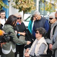 Διαμαρτυρία στα Σέρβια για το μέλλον του Ταχυδρομείου και του υποκαταστήματος τράπεζας – Δείτε φωτογραφίες