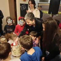 ‘Το Μαγαζάκι στη Γωνία’ γιόρτασε δύο χρόνια με παιχνίδι, μουσική και πολλά χαμόγελα – Δείτε φωτογραφίες