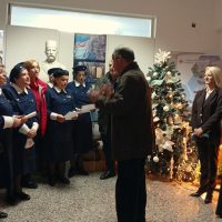 Χριστουγεννιάτικες μελωδίες αλληλεγγύης από τη χορωδία εθελοντών του Ερυθρού Σταυρού Κοζάνης