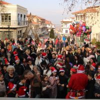 Santa Run Σέρβια 2025: Τα Σέρβια σε χριστουγεννιάτικους ρυθμούς, με επίκεντρο τα παιδιά και τη χαρά