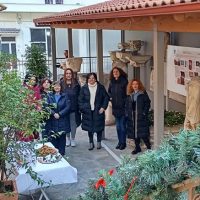 Στολισμός χριστουγεννιάτικων δέντρων μουσείων ΕΦΑ Κοζάνης – Δείτε φωτογραφίες