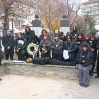 Φλώρινα: “Κηδεία” της σχολής εικαστικών τεχνών από τους φοιτητές