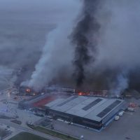 Τραγωδία στο εργοστάσιο της «Βιολάντα»: 4 νεκρές γυναίκες από τη μεγάλη φωτιά – Ακόμη μία αγνοείται