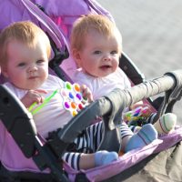 Τα καλύτερα καρότσια για δίδυμα: Οδηγός αγοράς & top 3 επιλογές