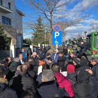 Συνάντηση Περιφερειάρχη με παραγωγούς των Λαϊκών Αγορών Δυτικής Μακεδονίας μετά τη δυναμική κινητοποίηση