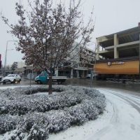 Στα λευκά η Κοζάνη: Χειμωνιάτικο σκηνικό με xαμηλές θερμοκρασίες – Δείτε βίντεο και φωτογραφίες