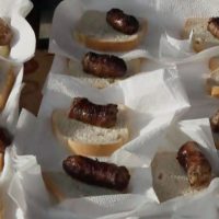 Βελβεντό: Αναβιώνει το παραδοσιακό έθιμο της «Λουκανικοφαγίας» στις Πλαγιές των Πιερίων