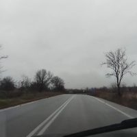 Ομίχλη στην Ε.Ο Κοζάνης – Λάρισας και αυξημένη ολισθηρότητα στην στροφή του Αεροδρομίου – Δείτε βίντεο