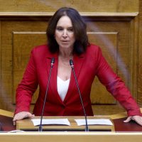 Καλλιόπη Βέττα: «Τα λιγνιτικά εδάφη χαρίστηκαν στην ιδιωτικοποιημένη Δ.Ε.Η. χωρίς τήρηση της νομιμότητας, την ώρα που η τοπική κοινωνία μένει στο περιθώριο»