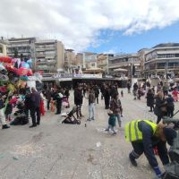 Αποκριές με συλλήψεις σε Κοζάνη και Πτολεμαΐδα: Στο νοσοκομείο ανήλικος από έκρηξη κροτίδας – Χειροπέδες και στους γονείς