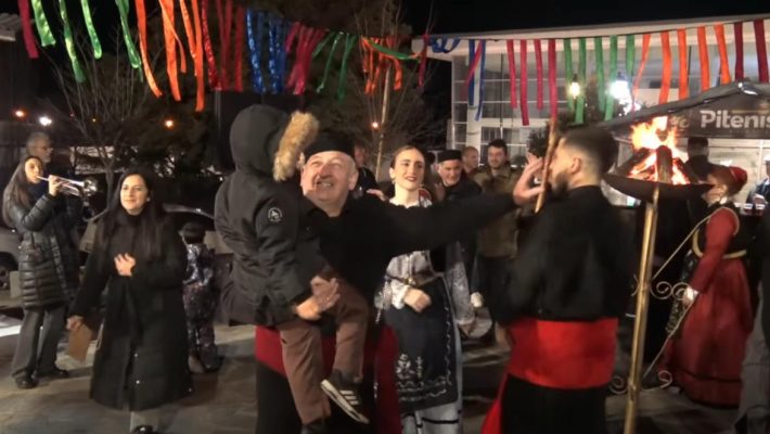 Αποκριά Κοζάνης 2026: Δείτε βίντεο από το γλέντι του Φανού Κρεβατάκια