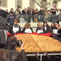 Βίντεο: Τα Παρταλόπλα χτύπησαν κορυφή με το τρανύτερο κιχί για μια ακόμη χρονιά!