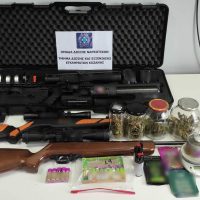 Κοζάνη: Σύλληψη 51χρονου για ναρκωτικά, όπλα και κροτίδες – Κατασχέθηκαν κάνναβη, κοκαΐνη και ζυγαριά ακριβείας
