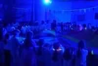 Βίντεο: Εντυπωσιακό LED χορευτικό show στην Κοβεντάρειο Βιβλιοθήκη στο πλαίσιο του Sourdaki 2 Kids Carnival Fest