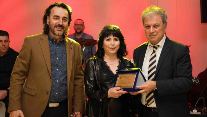 Ο ετήσιος χορός των Δημοτικών Υπαλλήλων Κοζάνης με την τιμητική βράβευση της Αλίκης Αθανασιάδου