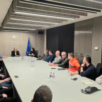 Με τους εκπροσώπους των Διοικήσεων των αθλητικών σωματείων χειροσφαίρισης και πετοσφαίρισης ο Περιφερειάρχης Δυτικής Μακεδονίας Γιώργος Αμανατίδης