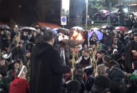 Βίντεο: Το άναμμα και το γλέντι του Φανού Πηγάδ΄ απ΄ το Κεραμαριό