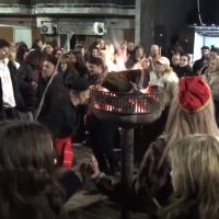 Βίντεο: Το αποκριάτικο γλέντι του φανού Αλώνια