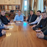 Υπογράφηκε η σύμβαση για τη βελτίωση της οδικής σύνδεσης Δρεπάνου – Αγίου Δημητρίου – Ακρινής στον Δήμο Κοζάνης