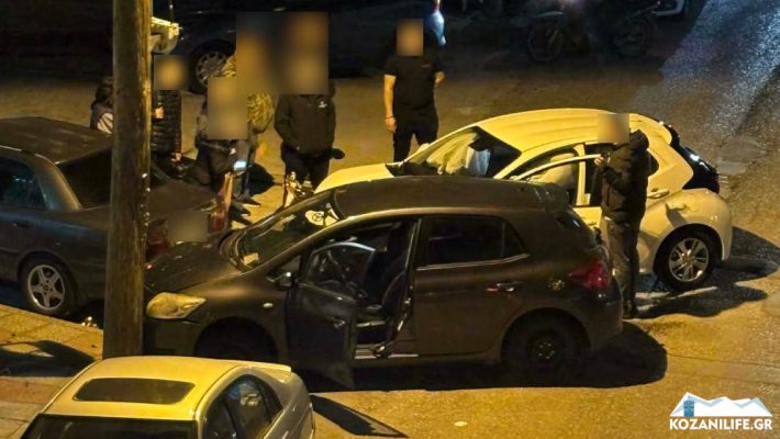 Κοζάνη: Σφοδρή σύγκρουση αυτοκινήτων στην διασταύρωση Σμύρνης με Πανόρμου