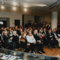 Φωτογραφίες: Εγκαινιάστηκε η πρώτη αναδρομική έκθεση της σπουδαίας Ελληνίδας χαράκτριας Βάσως Κατράκη στην Κοζάνη