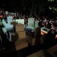 Ανάσταση στα Νεκροταφεία της Κοζάνης: Το ξεχωριστό έθιμο που συγκινεί όλη την Ελλάδα – Δείτε βίντεο & φωτογραφίες