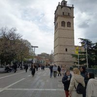 Τα τελευταία Πασχαλινά ψώνια των Κοζανιτών – Αυξημένη κίνηση στους δρόμους της Κοζάνης 