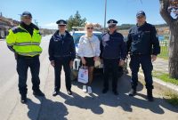 Πασχαλινά αυγά, φυλλάδια και ευχές μοίρασε η Τροχαία Κοζάνης στο Δρέπανο – Δείτε βίντεο και φωτογραφίες