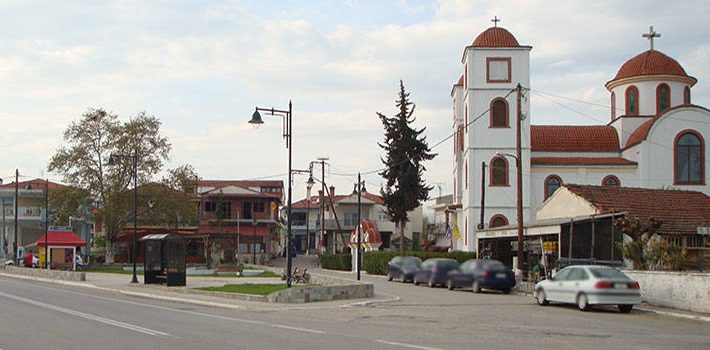 Επικίνδυνη κατάσταση στην επαρχιακή οδό Βαθυλάκκου – Λευκάρων: Καταγγελίες για ταχύτητες δίπλα σε σχολείο και παιδικές χαρές