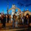 Βραδινή βόλτα στο πανηγύρι του Δρεπάνου: Το αδιαχώρητο από κόσμο το βράδυ του Σαββάτου – Δείτε φωτογραφίες & βίντεο