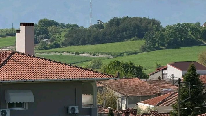Αντιδράσεις κατοίκων στην Άνω Κώμη για εγκατάσταση κεραίας στον οικισμό – Ζητούν απαντήσεις και διαφάνεια