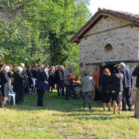 Λειτουργία στον βυζαντινό αποκατεστημένο Ι.Ν. Αγ. Νικολάου Αιανής