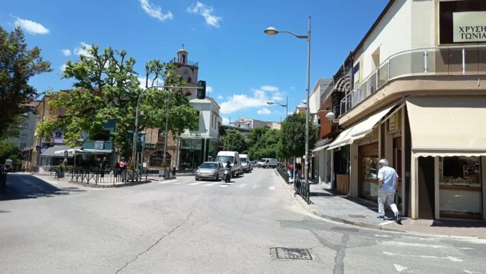 Τα τελευταία ψώνια των Κοζανιτών εν όψει Τριημέρου – Υψηλές θερμοκρασίες στο προσκήνιο
