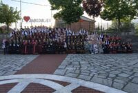 Το χορευτικό των Γρεβενιωτών Κοζάνης στις Αμυγδαλιές Γρεβενών για τον αποχαιρετισμό της πασχαλιάς