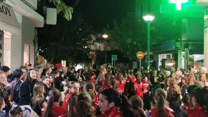 «Ραντεβού στη Μακεδονομάχων»: Η Κοζάνη υποδέχθηκε τους πρωτοετείς σε μια γιορτή πόλης
